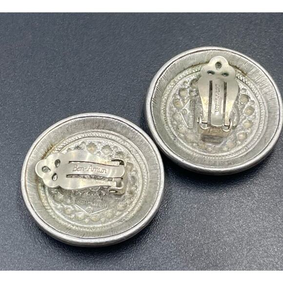 Ben Amun Vintage Silver Tone Textured Dome Round Clip On Earrings - Picture 7 of 11